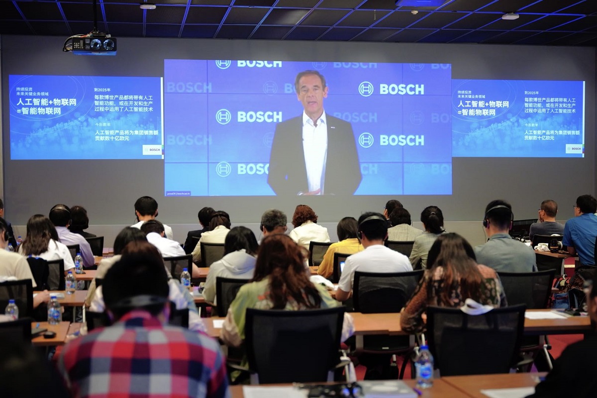 01_博世集团董事会主席沃尔克马尔·邓纳尔博士连线致辞 Dr. Volkmar Denner, chairman of the board of management of Robert Bosch GmbH.jpg