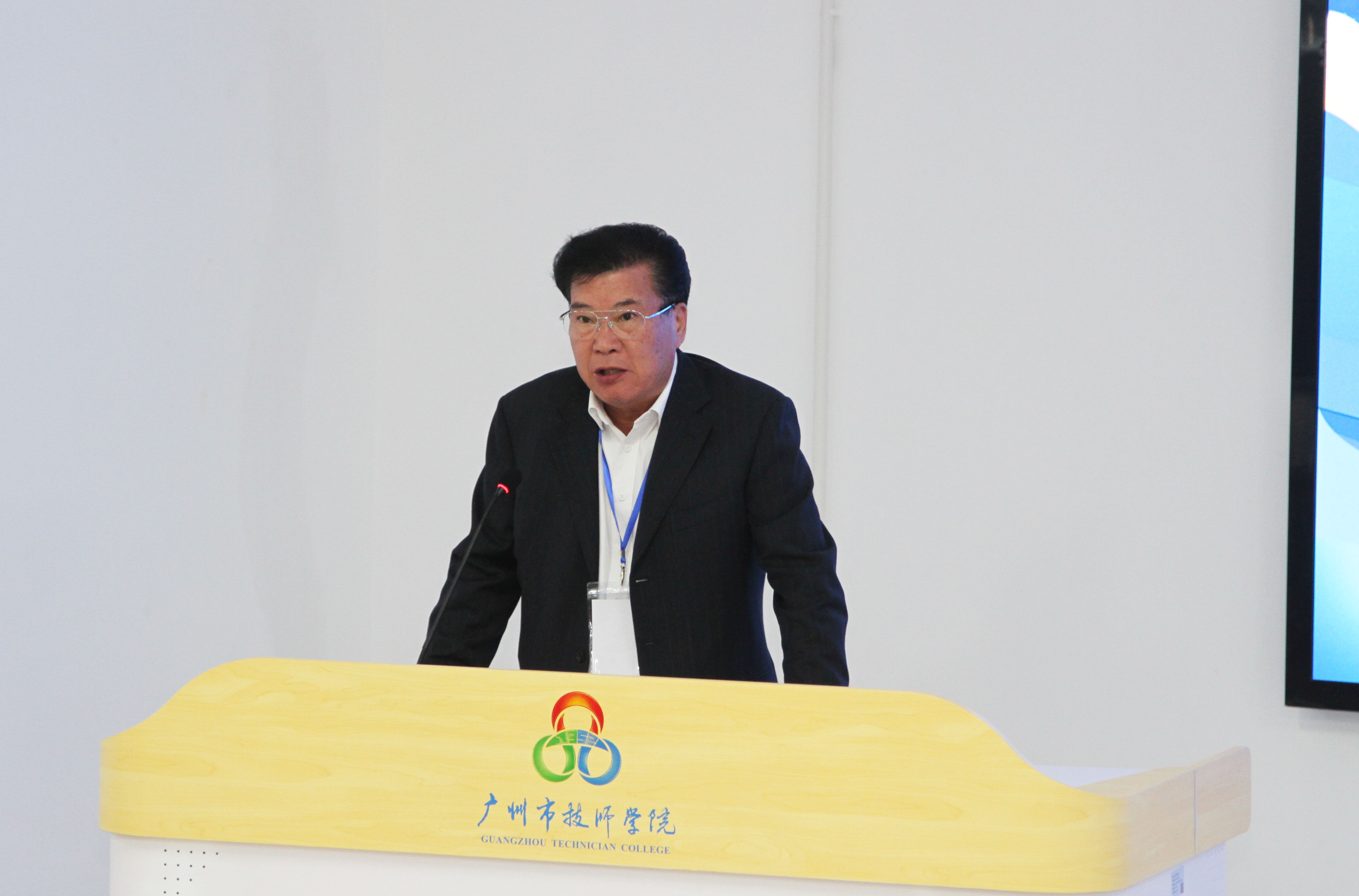 中国汽车维修行业协会副会长陶巍代表主办方致辞.JPG